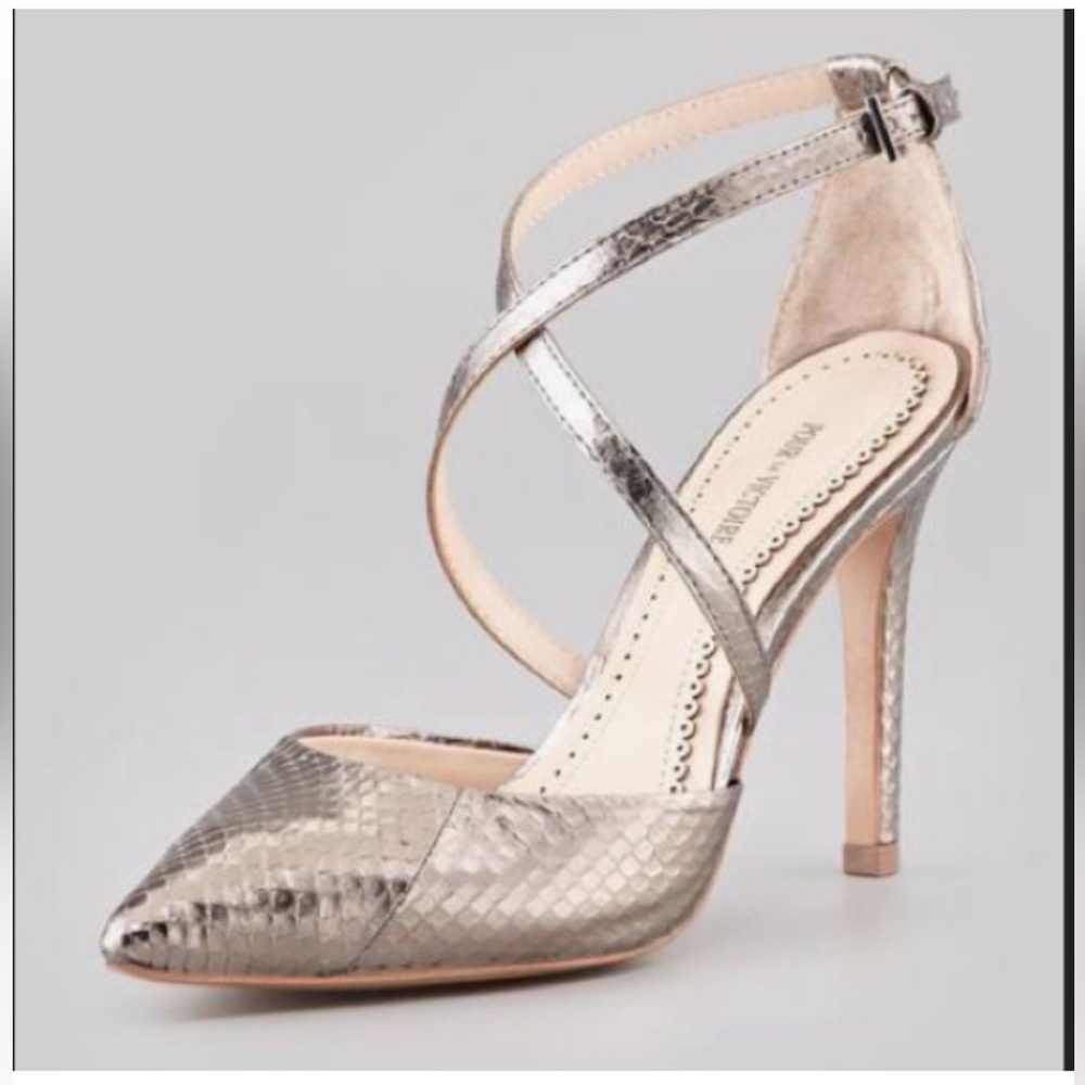 Pour la victoire Cheyenne pointed toe Strappy pumps heel pewter metallic snake 6